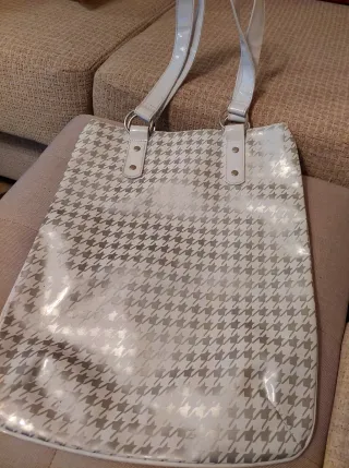 Bolso de hombro Breska plastificado