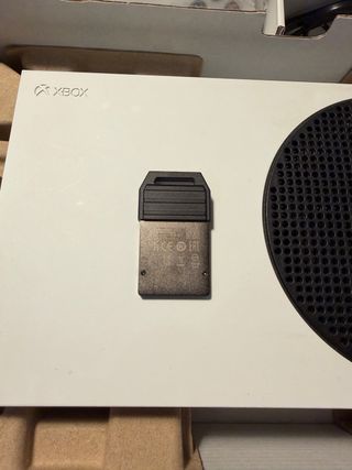 Xbox Series S + WD512 + Cuffie BT (REGALO)