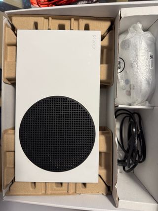 Xbox Series S + WD512 + Cuffie BT (REGALO)