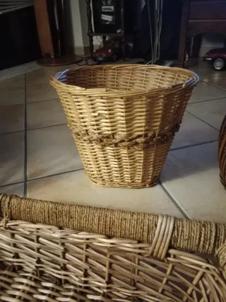 Cesto in vimini con manici