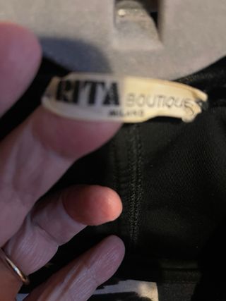 Giacca velluto nero con bordi ondulati