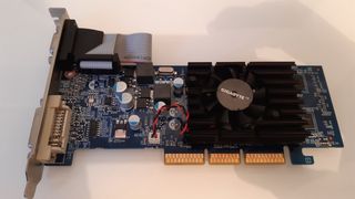 Tarjeta Gráfica Gigabyte GeForce 6200 AGP 8X