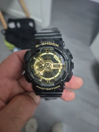 Reloj Casio G-Shock Dorado y Negro