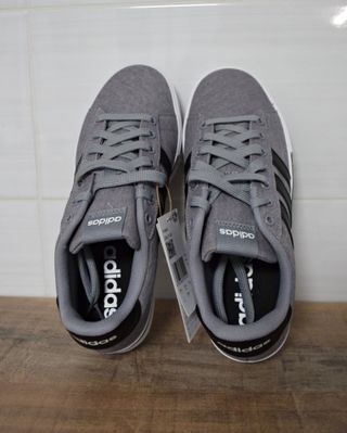 ZAPATILLAS ADIDAS DAILY 4.0 UNISEX - Talla 40