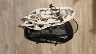 Raquetas de nieve TSL 225. Ojo: Una ta rota.
