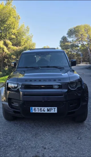 Land Rover Defender 2024