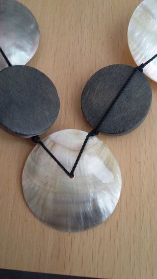 Collar y pendientes nácar