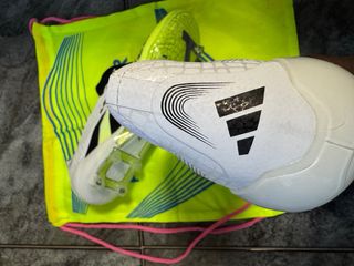 Botas de fútbol Adidas Predator Blancas y Amarilla