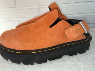 Zapatos zuecos mostaza DR MARTENS número 41