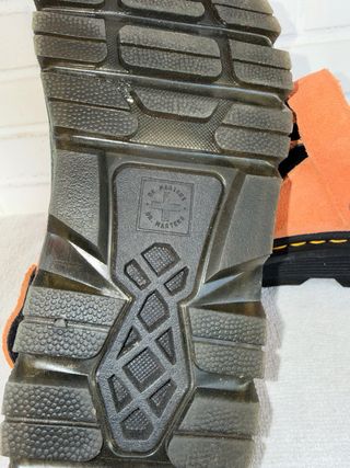 Zapatos zuecos mostaza DR MARTENS número 41