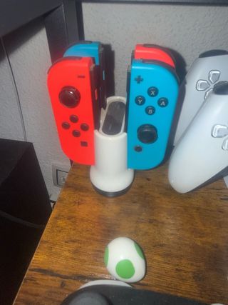 Accesorios Nintendo Switch + 4 Joy-Cons