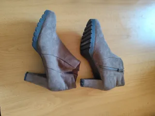 Botines tacón marrón talla 40