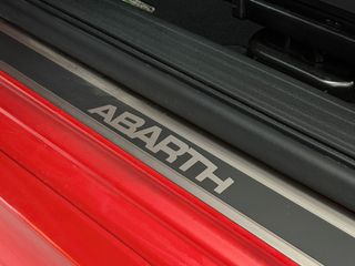 Abarth 500 Abarth 500 595 Competizione 1.4 16v T-Jet 132kW E6D