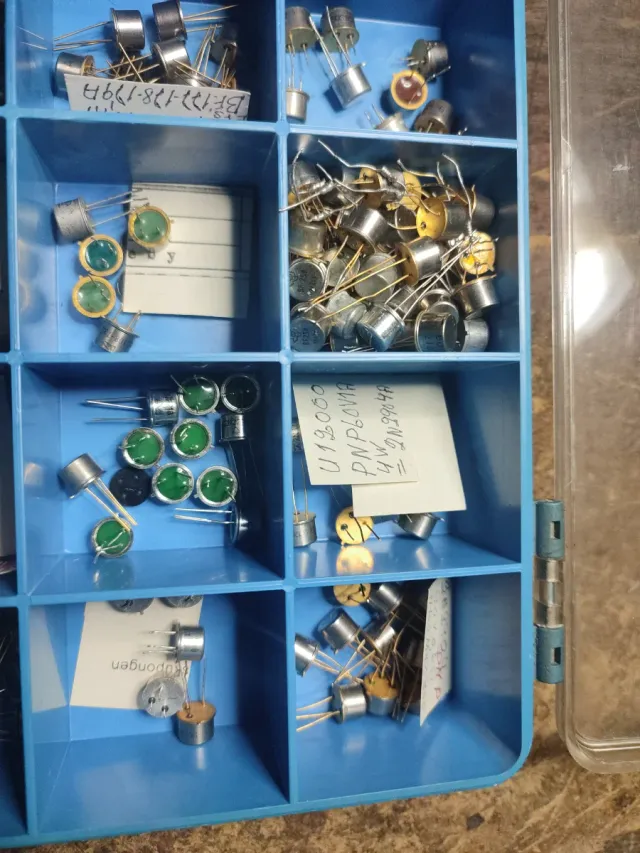 Lote componentes electrónicos varios