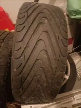 Llantas 16 con neumáticos seminuevos