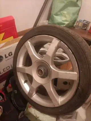 Llantas 16 con neumáticos seminuevos