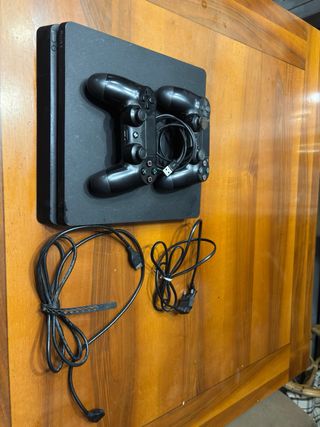 PS4 Slim Nera - Ottime Condizioni