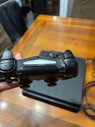PS4 Slim Nera - Ottime Condizioni