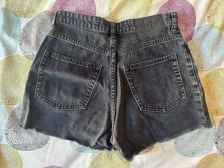 Shorts vaqueros negros Cheap Monday Talla 27