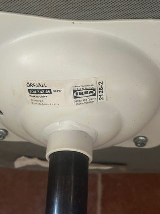 Silla de escritorio gris y blanca