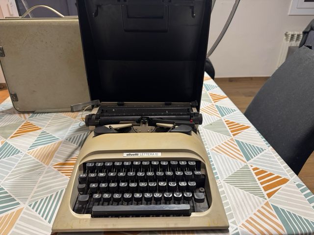 Máquina de escribir Hermes Baby