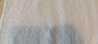 Copriletto matrimoniale vintage in piquet bianco