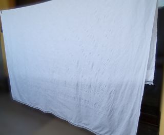 Copriletto matrimoniale vintage in piquet bianco