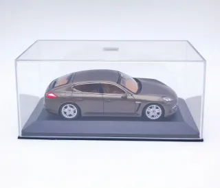 PORSCHE PANAMERA 4 1:43 MINICHAMPS