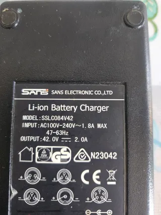 Cargador patente eléctrico Charger 42V 2A