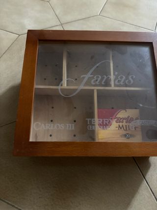 Caja de puros de madera con tapa de cristal