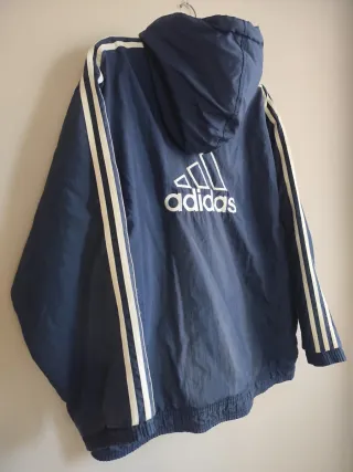 Chaqueta Adidas Vintage Azul y Blanco.
