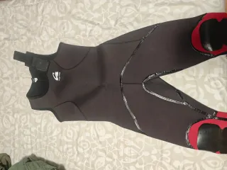 Neopreno Kynay barranquismo Talla 3 con Capucha