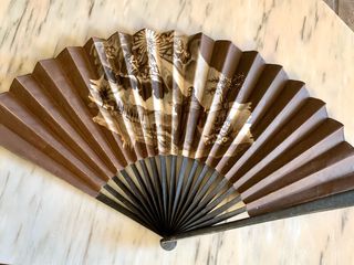 Abanico antiguo decorado