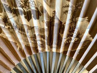 Abanico antiguo decorado