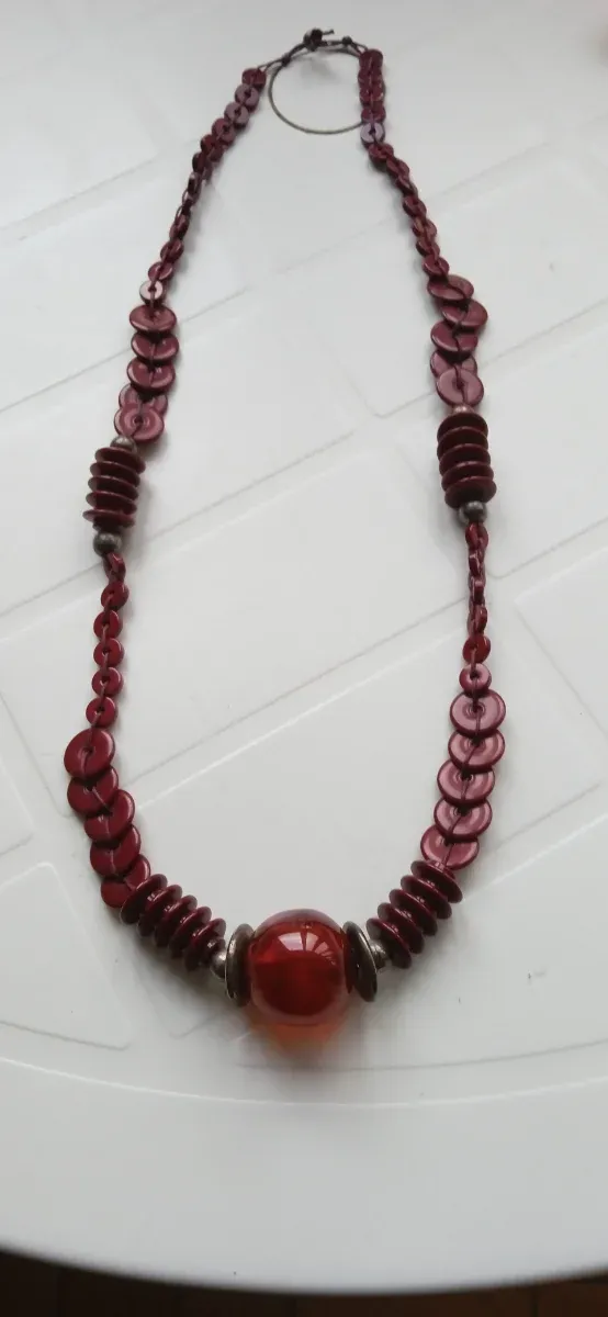 Collar de cuentas granate