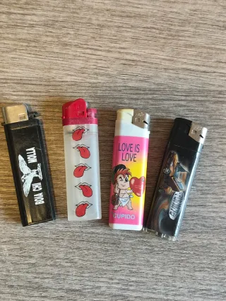 Lotto 4 accendini vintage ricaricabili