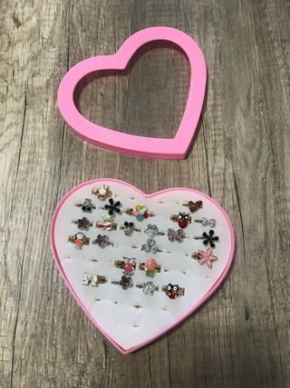 LOTE MIXTO DE 375 PIEZAS €1,6 BISUTERÍAS NUEVAS