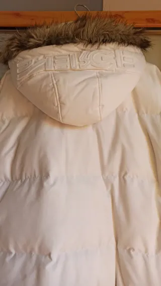 Plumífero hombre blanco