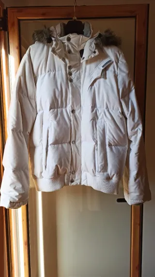 Plumífero hombre blanco