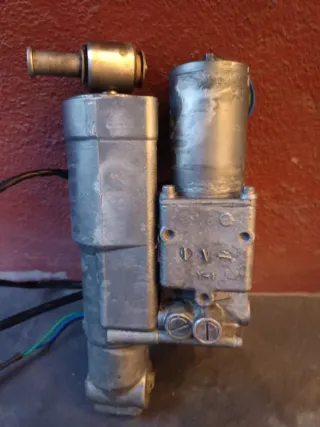 Power trim fueraborda Yamaha F100