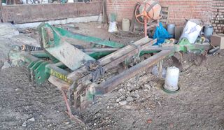 Arado de 6 brazos