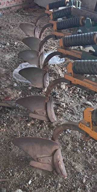 Arado de 6 brazos
