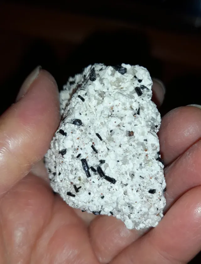 Turmaline e Microgranati in Pegmatite