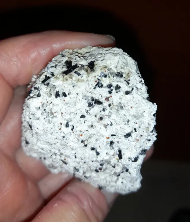 Turmaline e Microgranati in Pegmatite