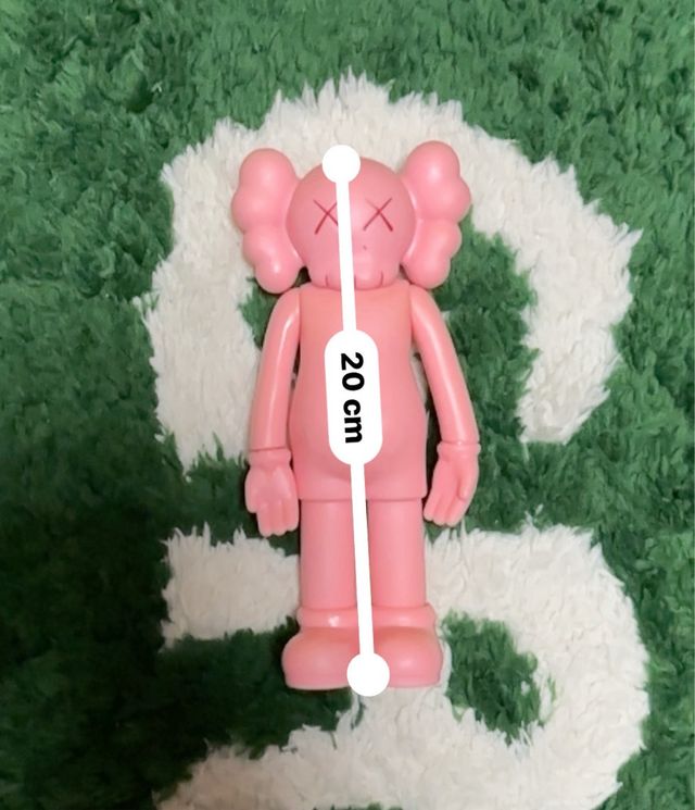 Kaws Muñeco de pie rosa claro oferta Lowcost