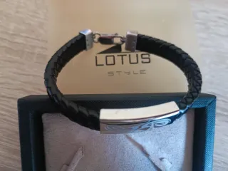 Pulsera Lotus Cuero Trenzado y Acero