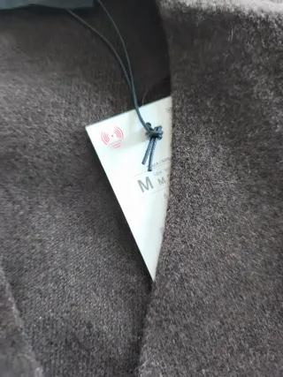 Chaqueta marrón con puños de pelo multicolor