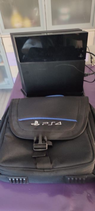 PS4 (PlayStation 4) Nera con accessori