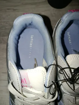 Deportivos plateados nuevos núm 37