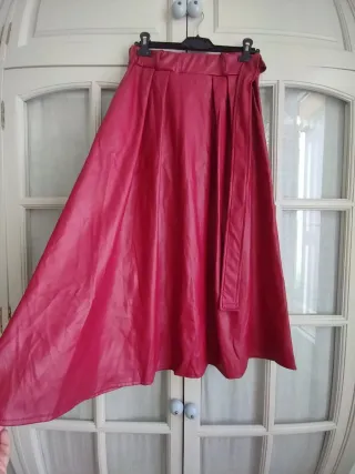 Falda efecto piel roja T U